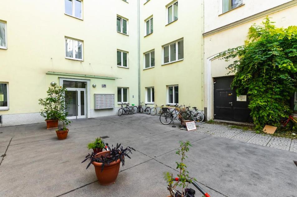 Authentic Apartment Next To Schwedenplatz Bécs Kültér fotó