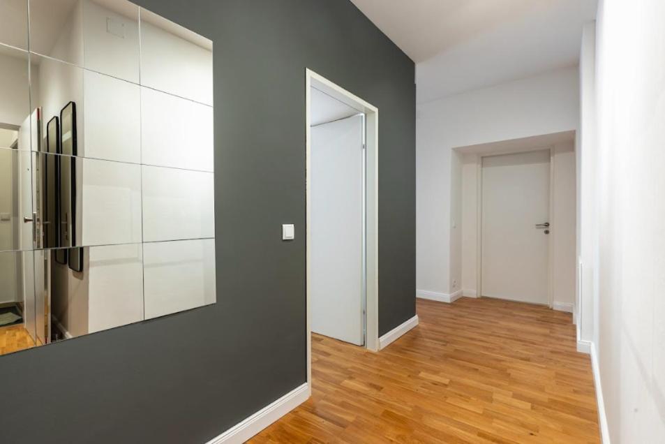 Authentic Apartment Next To Schwedenplatz Bécs Kültér fotó